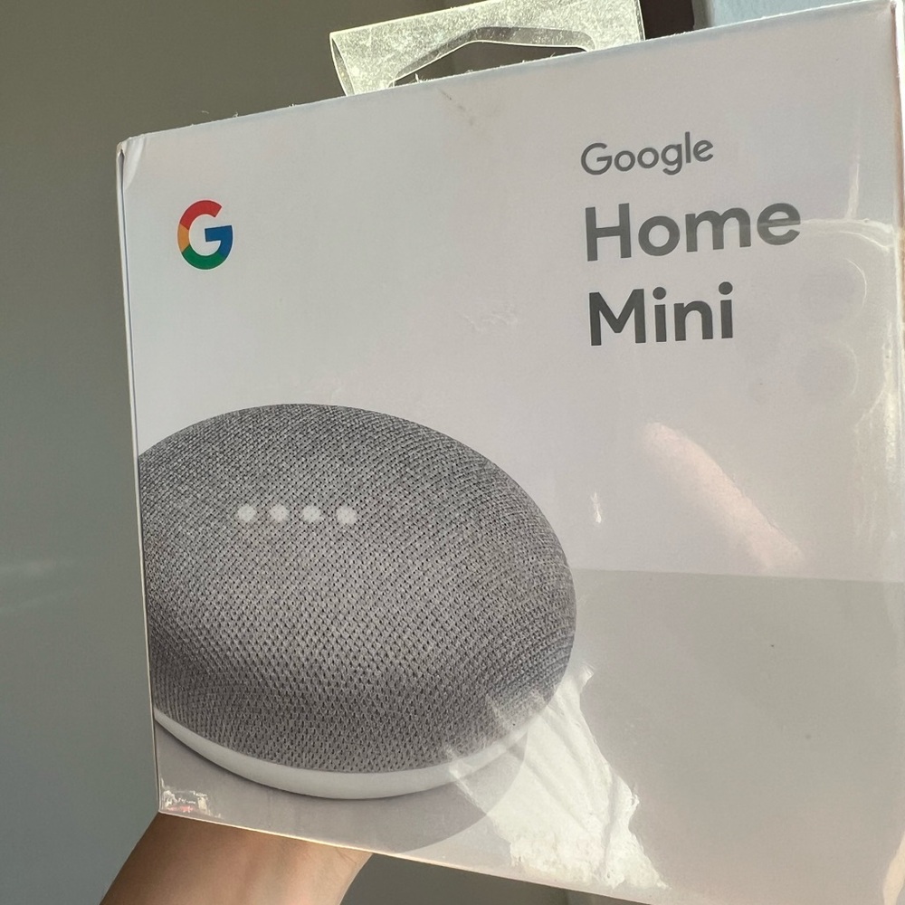 Google Home Mini in Light Gray
